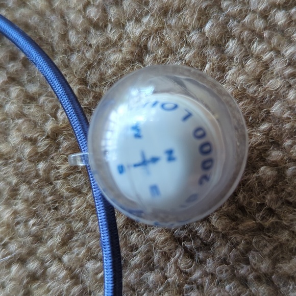 Louis Vuitton - Picture 4 of 8